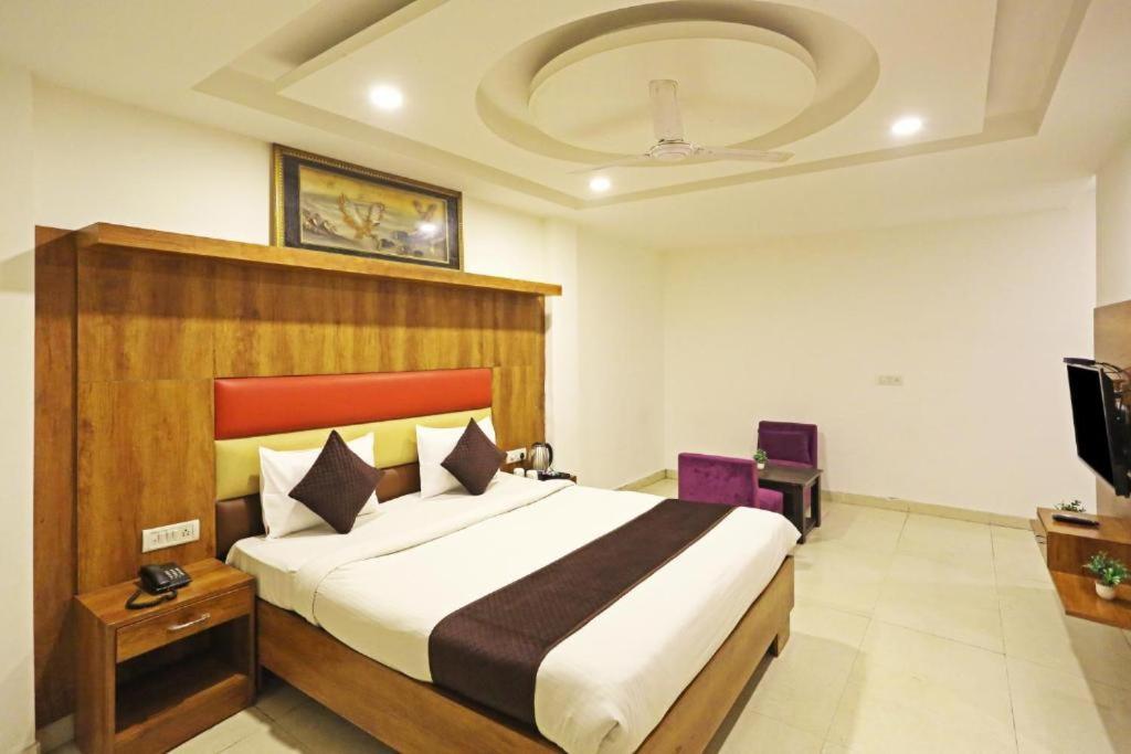 Hotel Urban Luxury Új-Delhi Kültér fotó